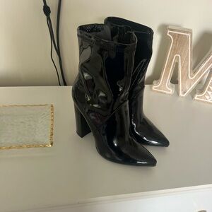 Black heel boots